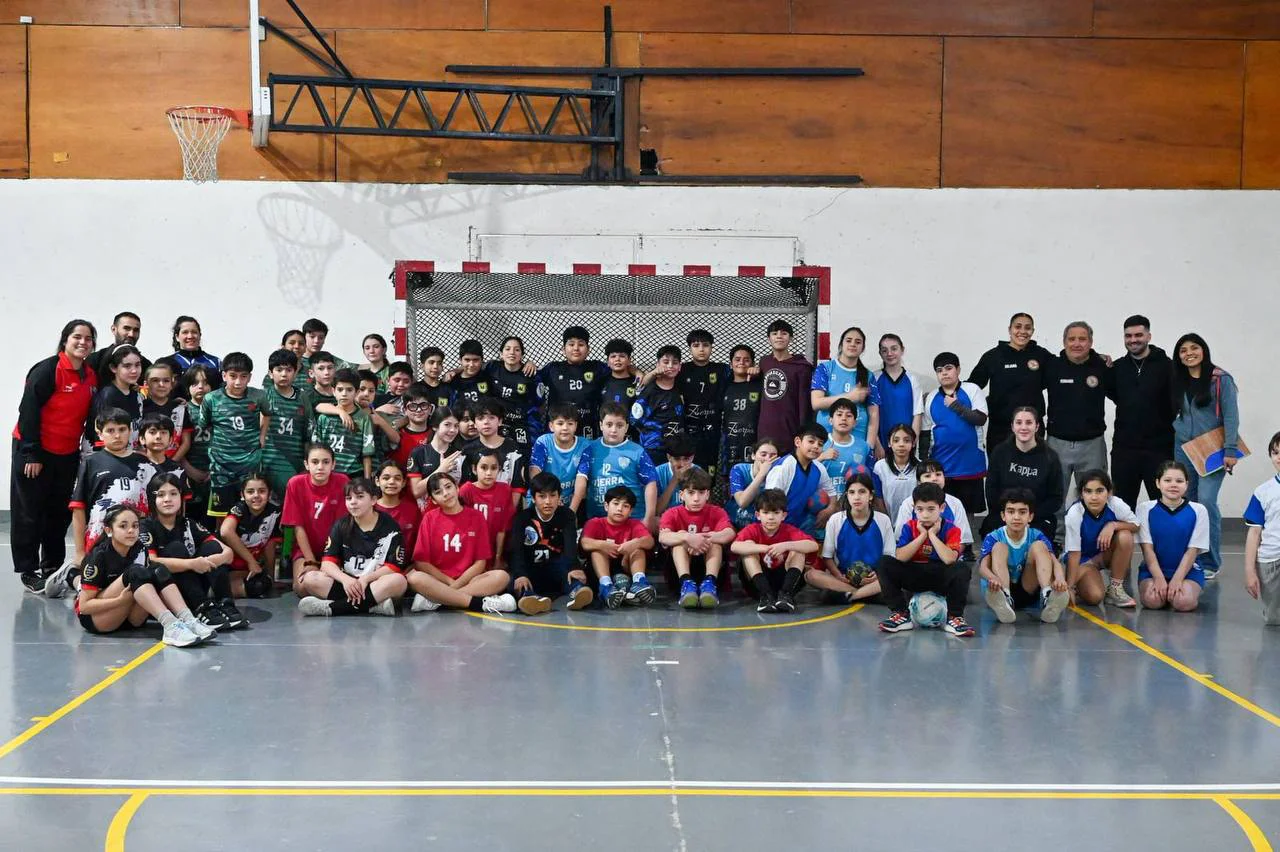 Handball Tolhuin