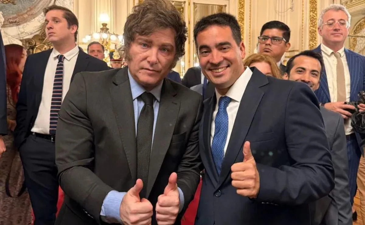 adrian ravier vocero presidencial