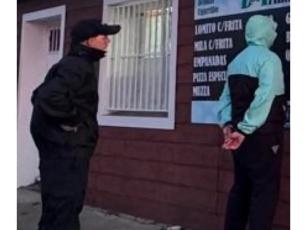 Detenidos por tarjeta robada