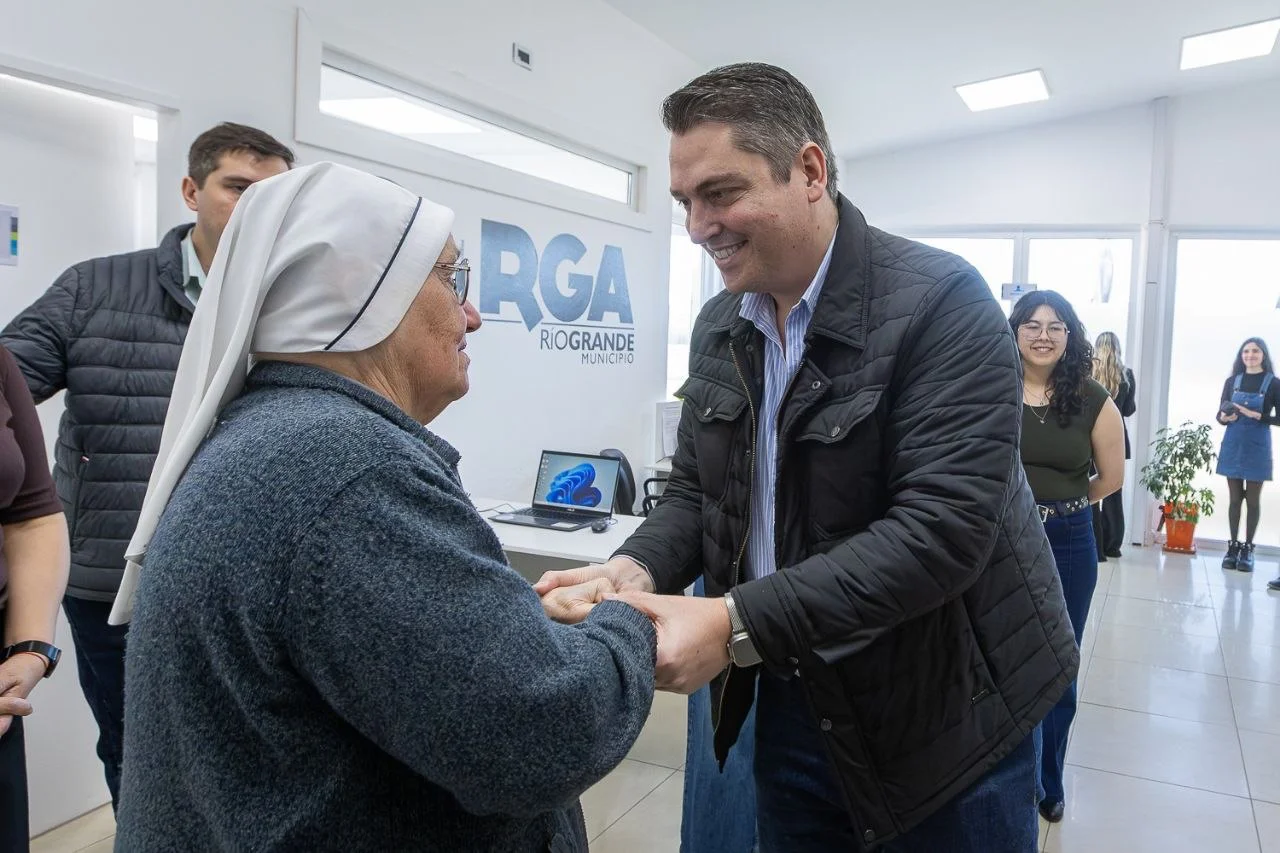 Martín Perez- Hermana Carla Riva