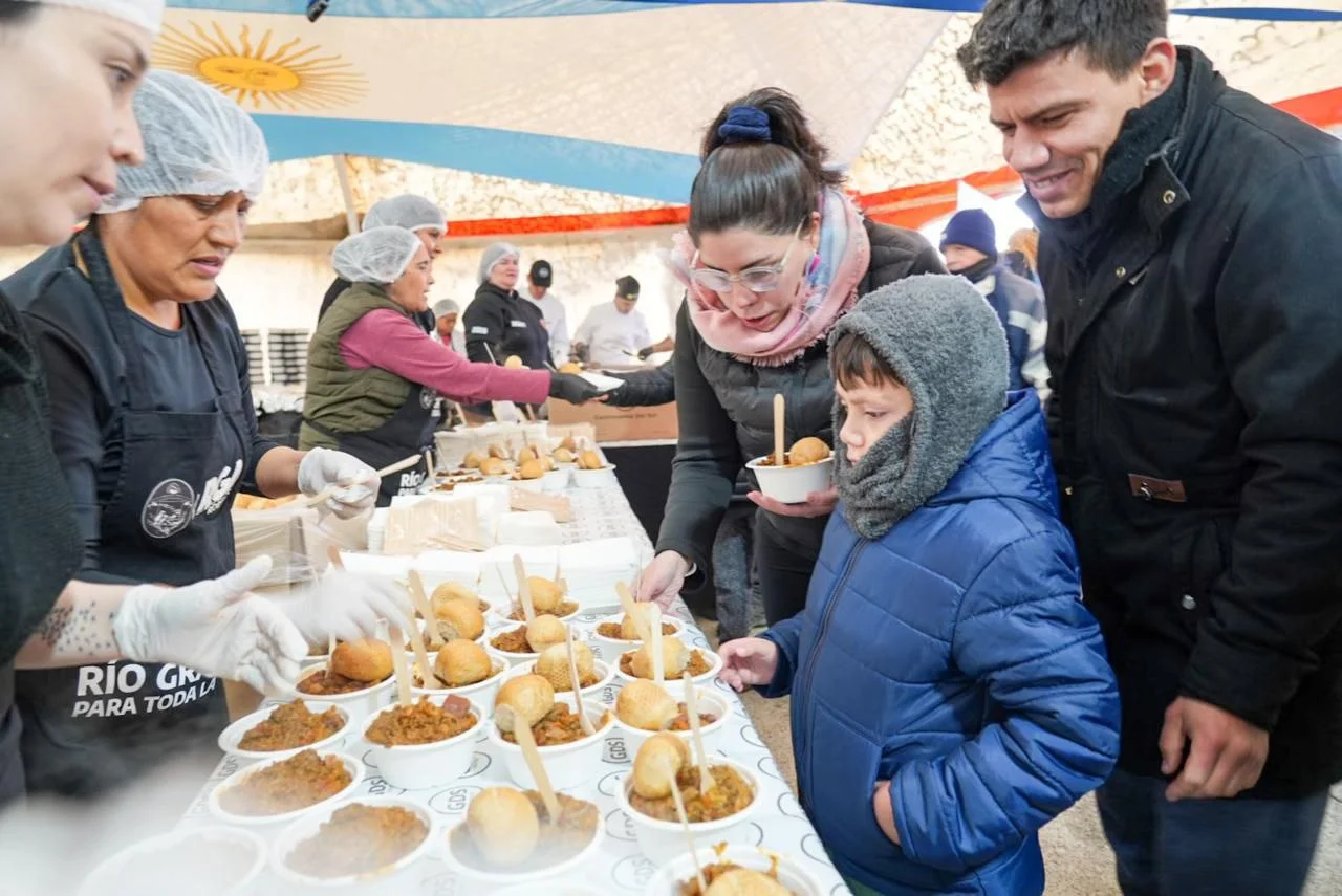 Almuerzo popular 2 de abirl